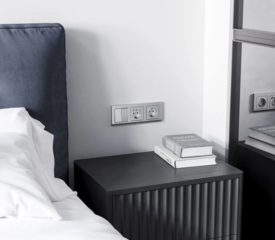 W1123065/ Перекрестный выключатель двухклавишный (серебряный матовый)